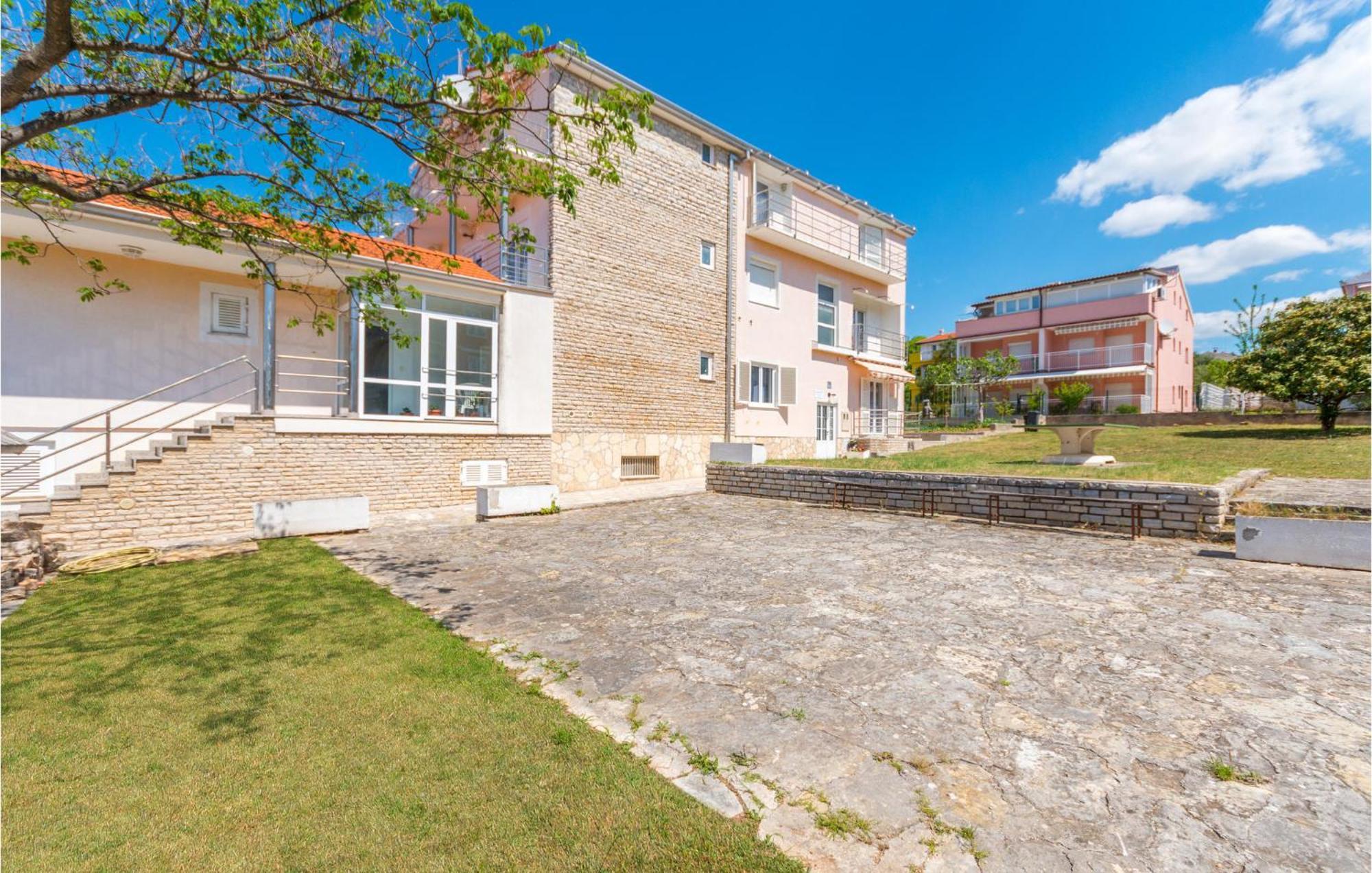 Awesome Apartment In Sveti Filip I Jakov W/ 1 Bedrooms Exterior photo